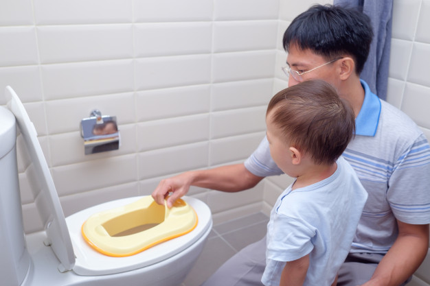 6 Ajaran Penting Toilet Training Bagi Si Kecil